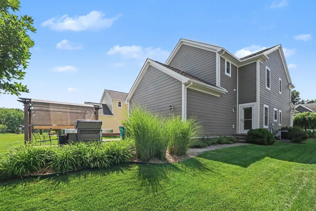 456 Vanessa Court Saline City MI 48176