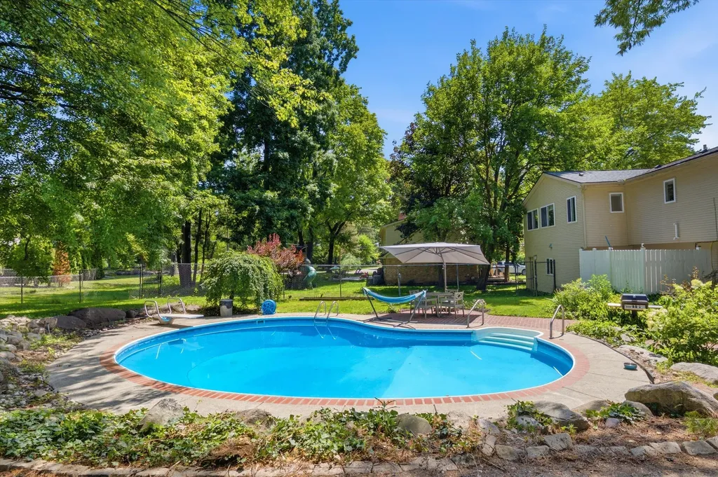 7737 Collingwood Drive Genoa Township MI 48114