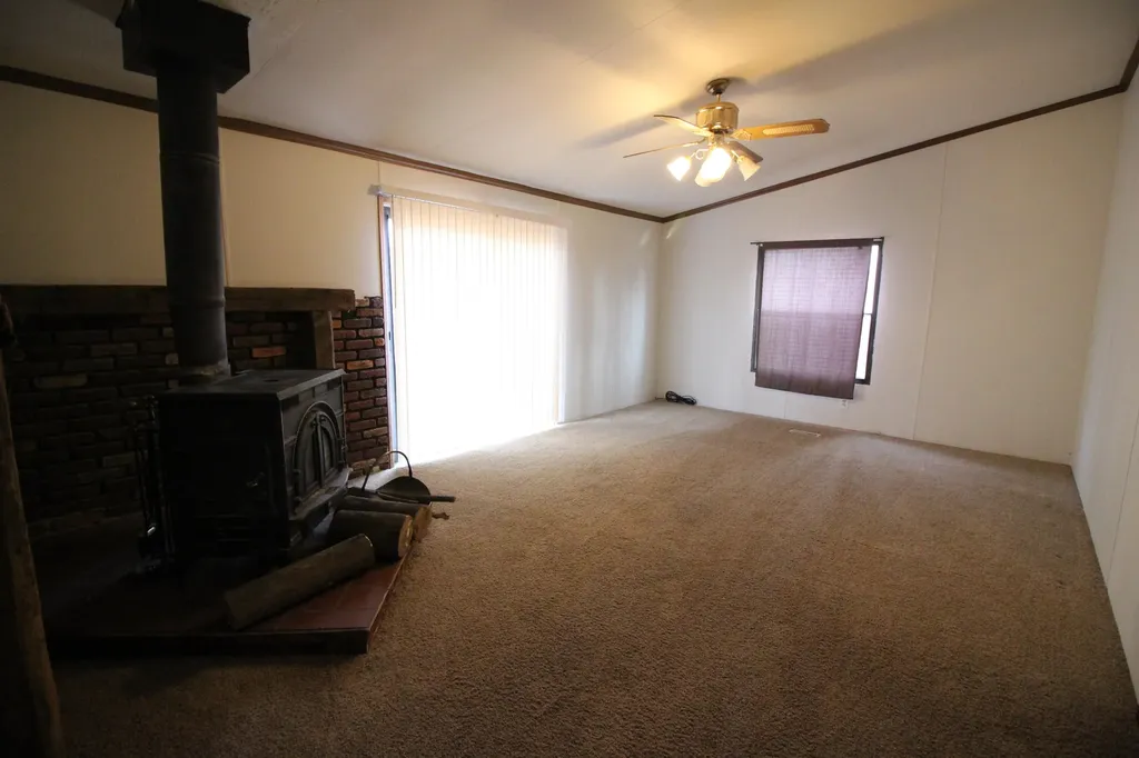 45768 Kozma Street Belleville City MI 48111