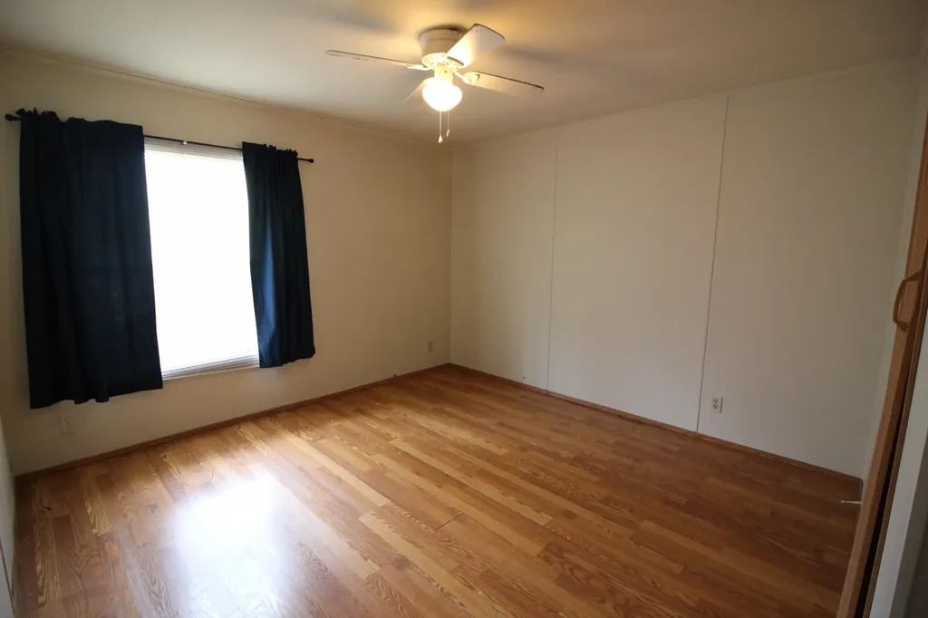 45768 Kozma Street Belleville City MI 48111