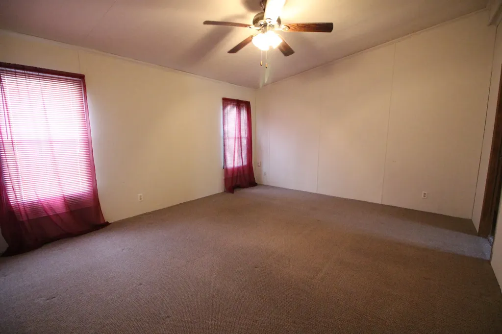 45768 Kozma Street Belleville City MI 48111