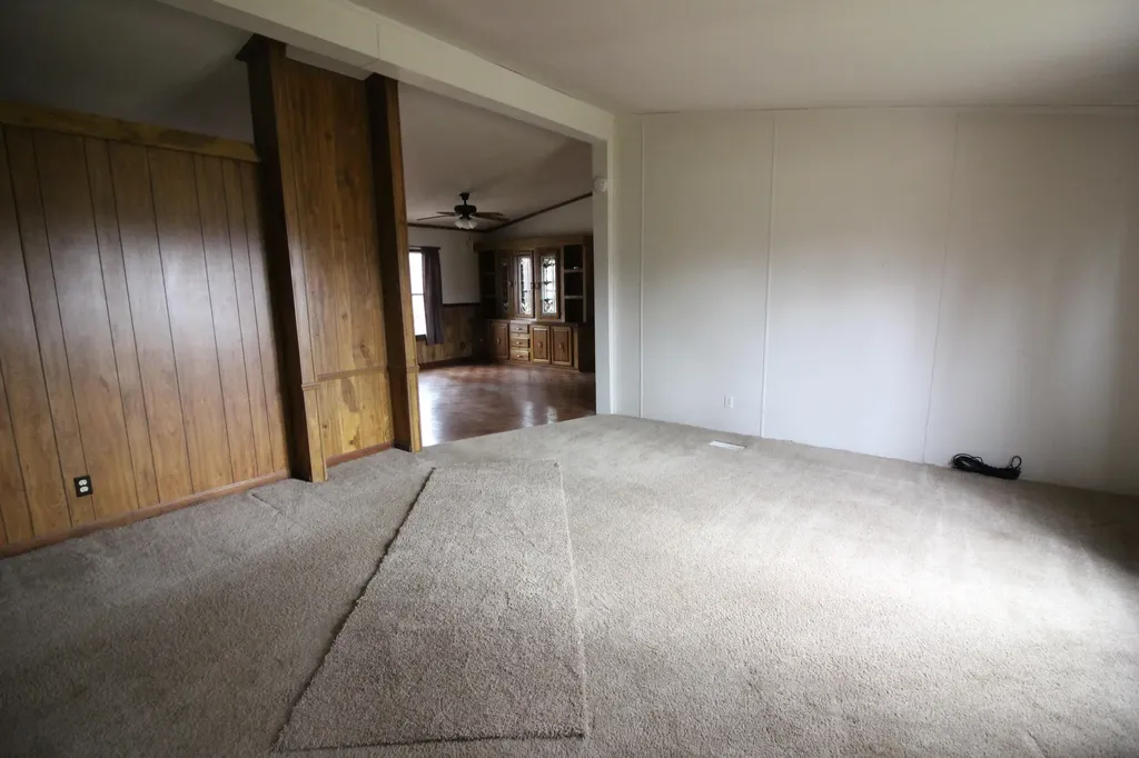45768 Kozma Street Belleville City MI 48111