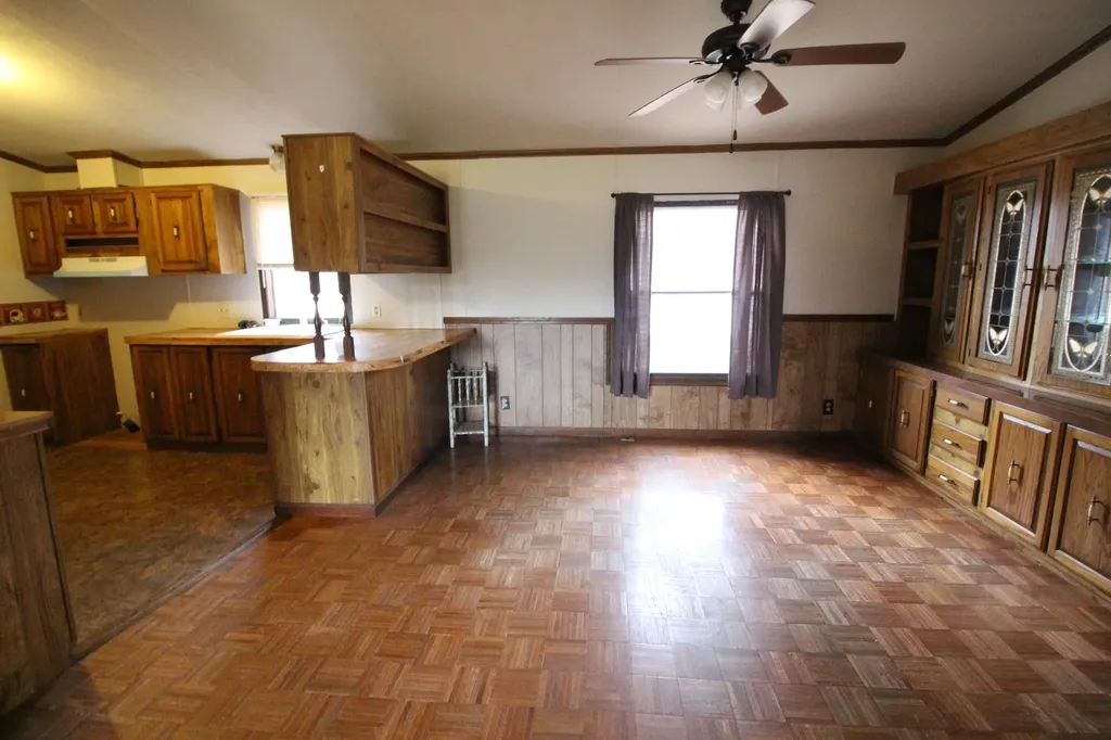 45768 Kozma Street Belleville City MI 48111