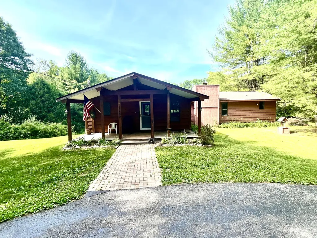 1769 E M-30 Clement Township MI 48610