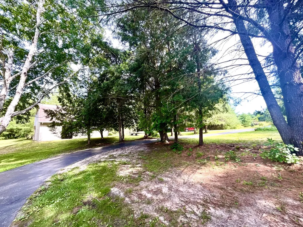 1769 E M-30 Clement Township MI 48610