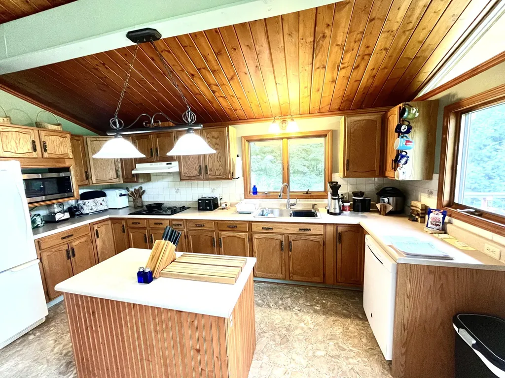 1769 E M-30 Clement Township MI 48610