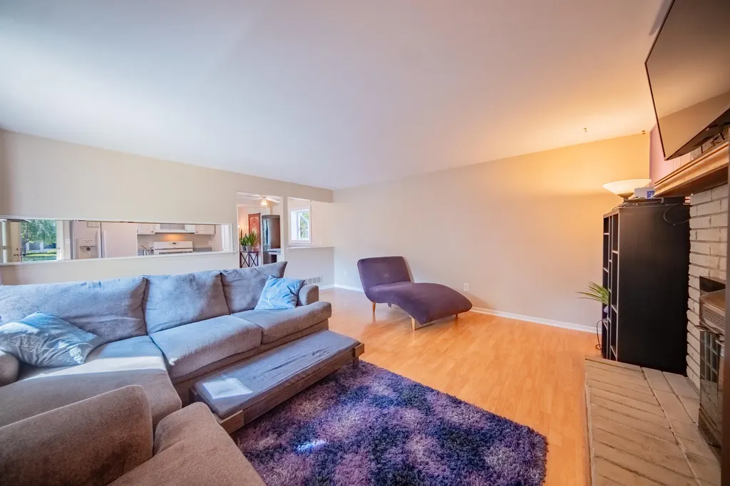 7957 Meadowview Court Ypsilanti Charter Township MI 48197