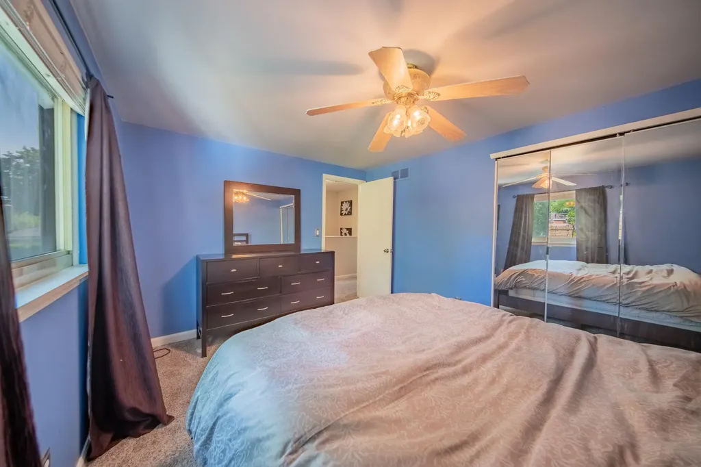 7957 Meadowview Court Ypsilanti Charter Township MI 48197