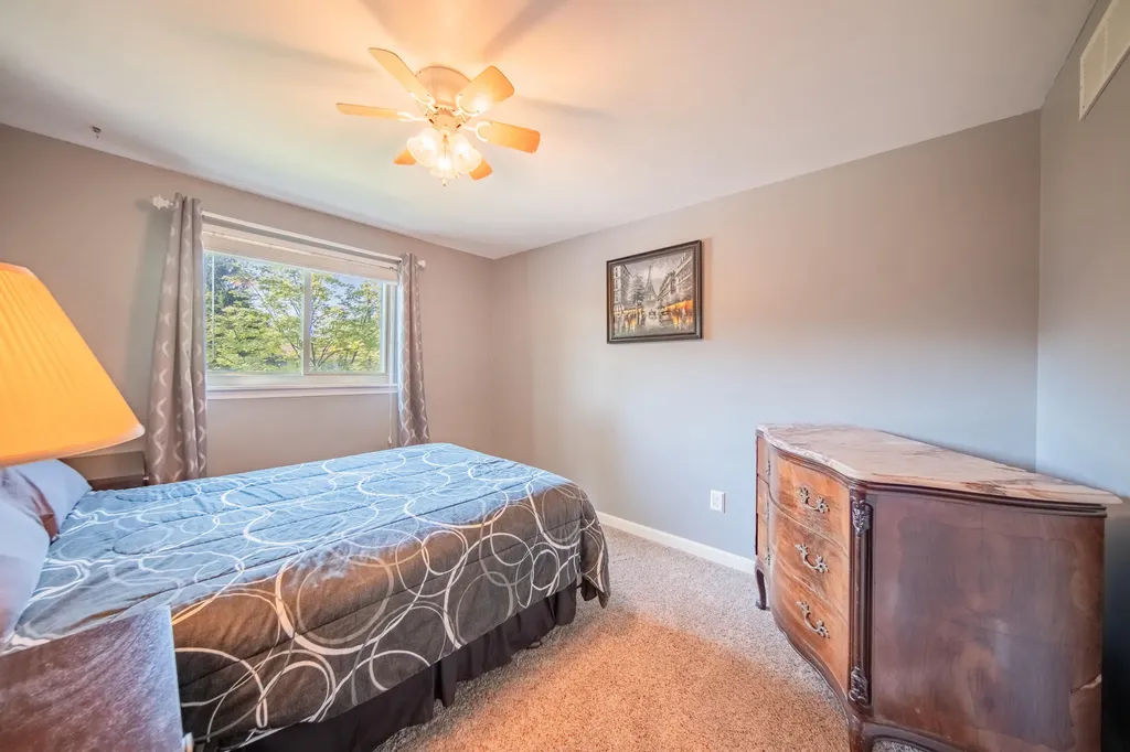 7957 Meadowview Court Ypsilanti Charter Township MI 48197