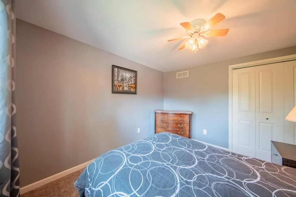 7957 Meadowview Court Ypsilanti Charter Township MI 48197