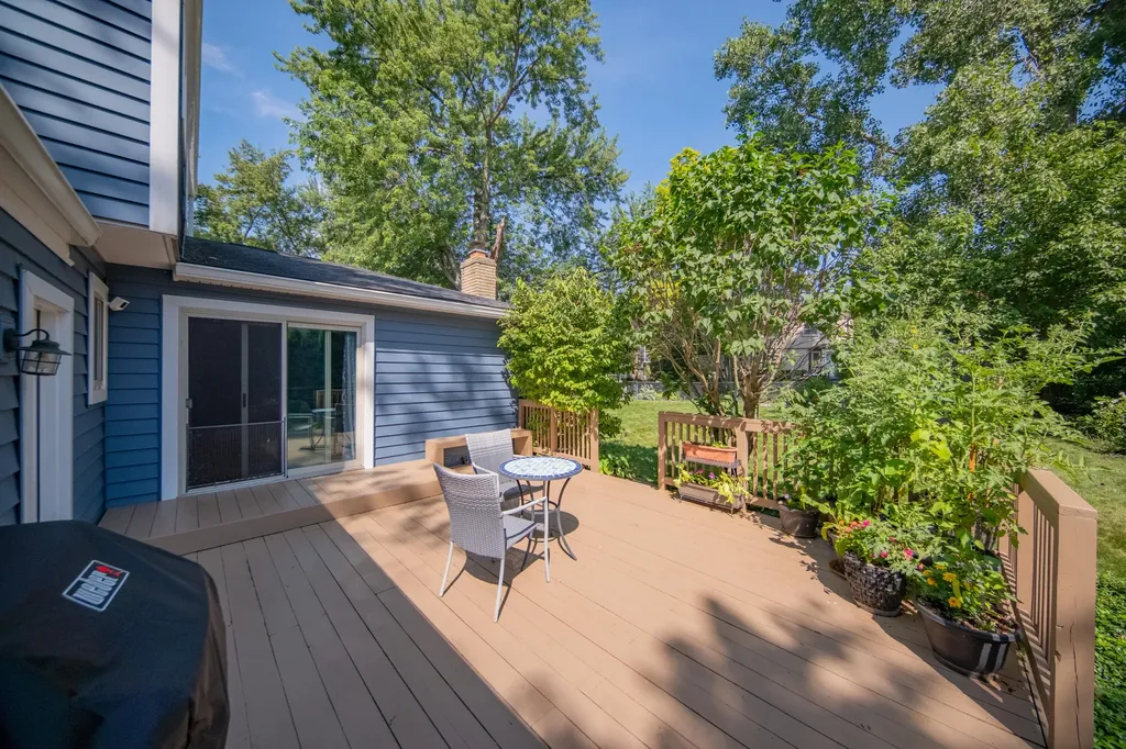 7957 Meadowview Court Ypsilanti Charter Township MI 48197