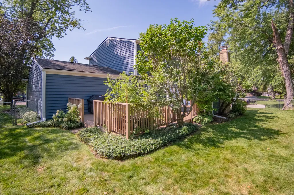 7957 Meadowview Court Ypsilanti Charter Township MI 48197