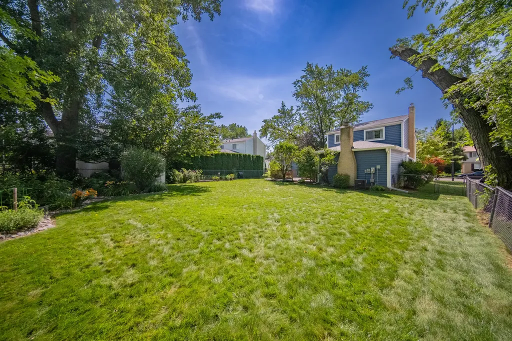 7957 Meadowview Court Ypsilanti Charter Township MI 48197