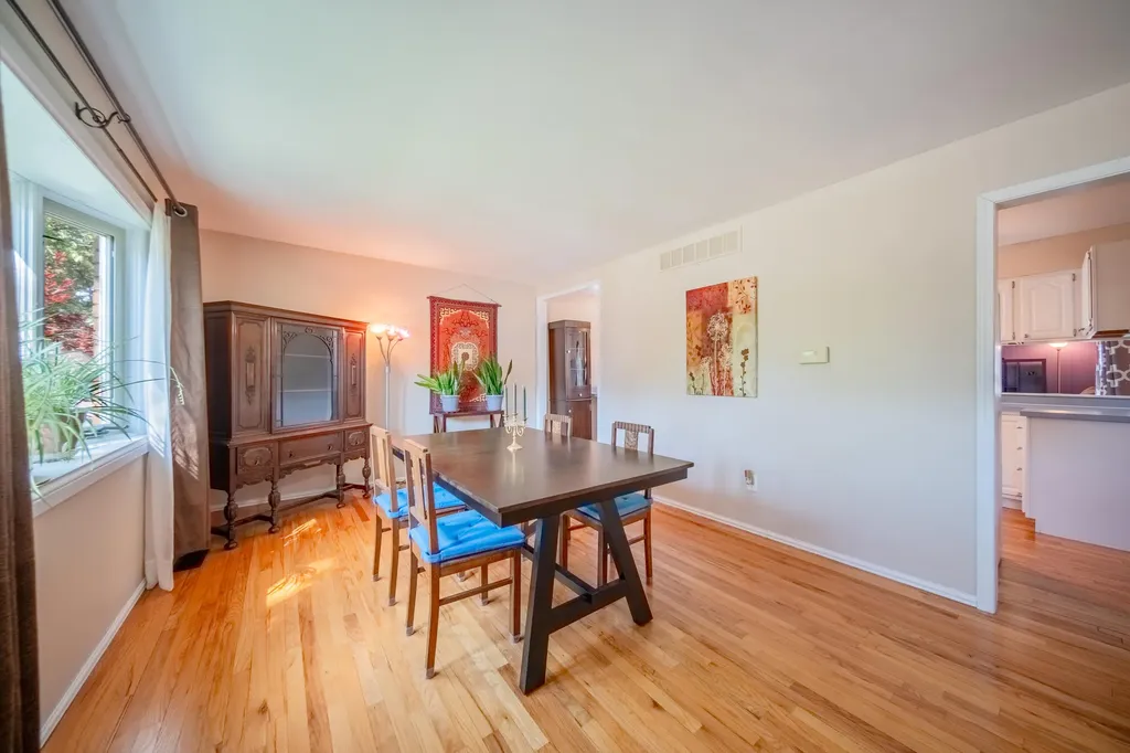 7957 Meadowview Court Ypsilanti Charter Township MI 48197