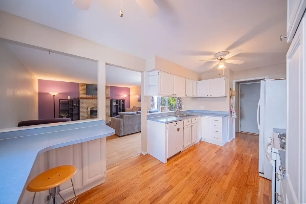 7957 Meadowview Court Ypsilanti Charter Township MI 48197
