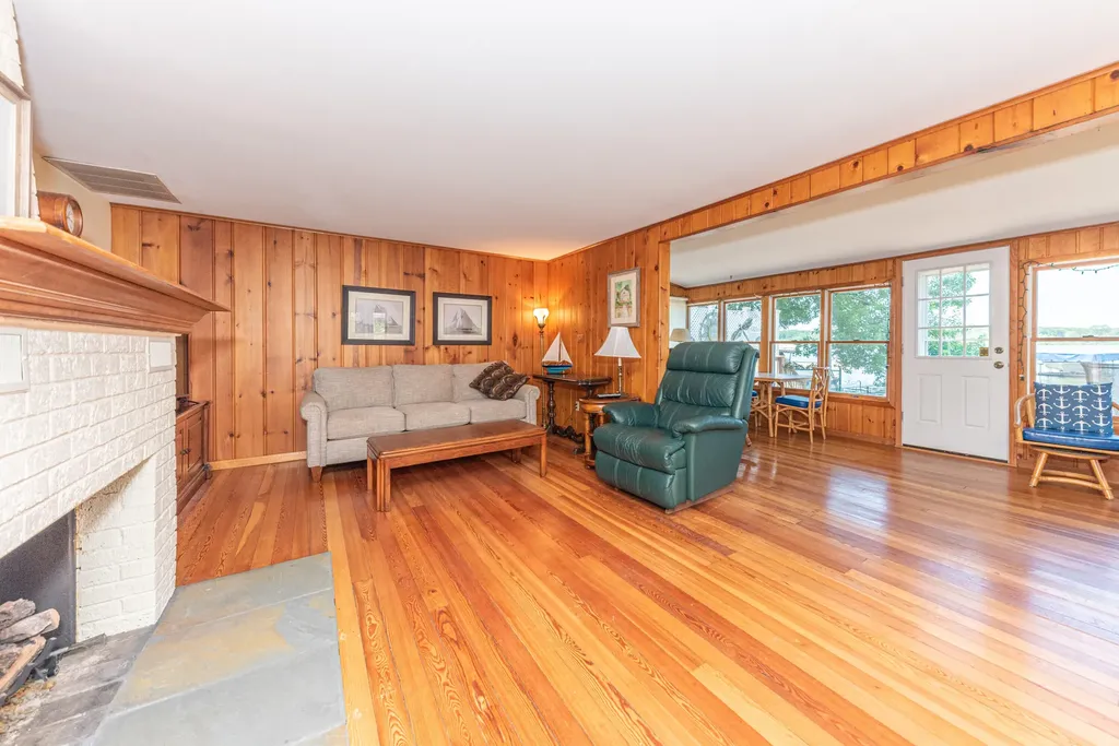 11818 Algonquin Drive Putnam Township MI 48169