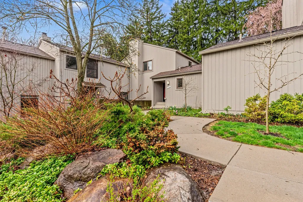 2172 Overlook Court Ann Arbor City MI 48103