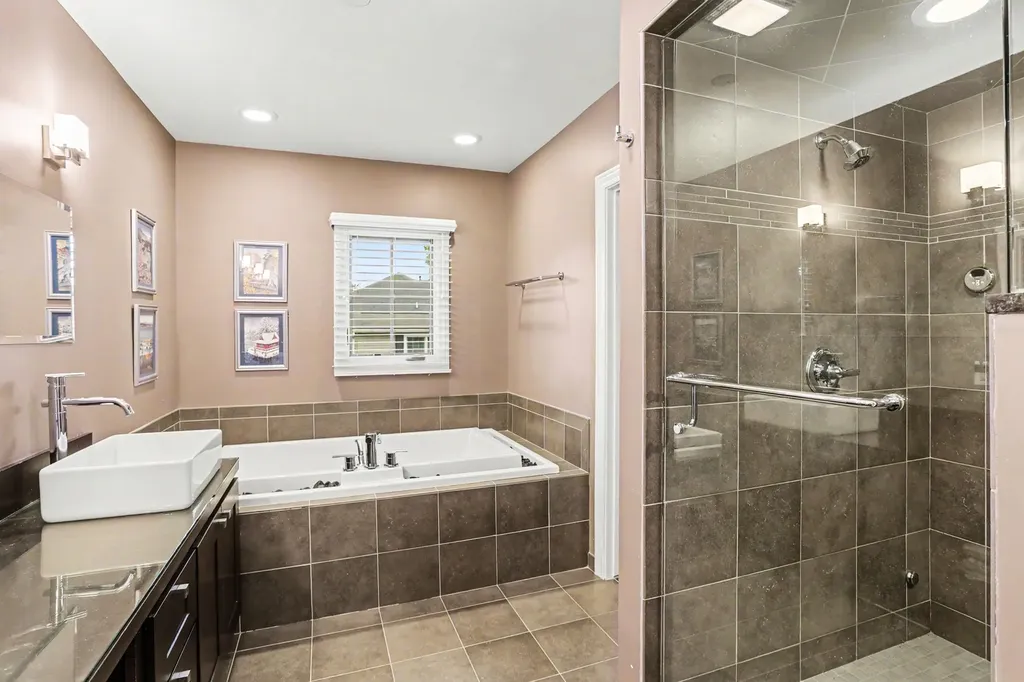 1523 Villa Road Birmingham City MI 48009