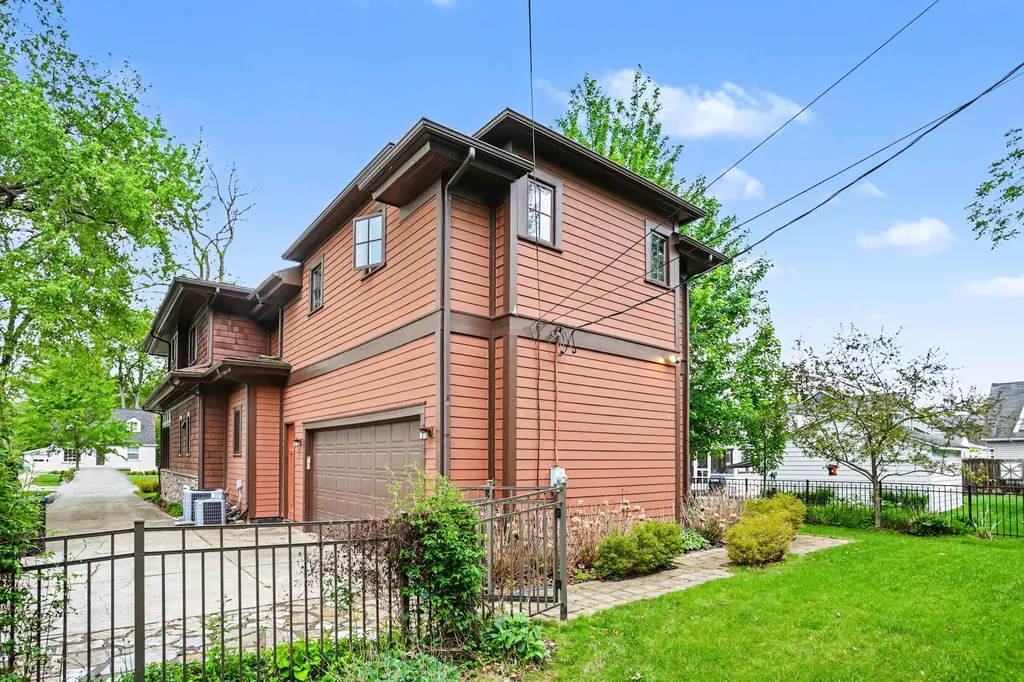 1523 Villa Road Birmingham City MI 48009