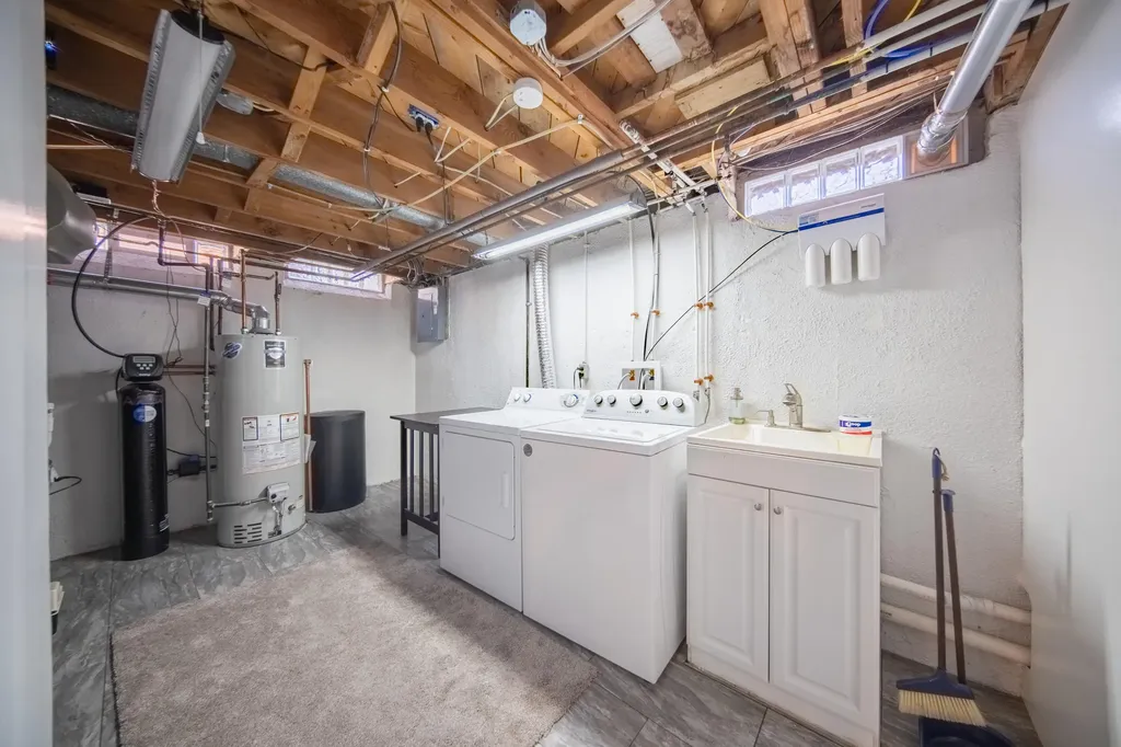153 Nichols Drive Saline City MI 48176