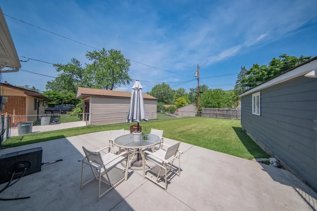 153 Nichols Drive Saline City MI 48176