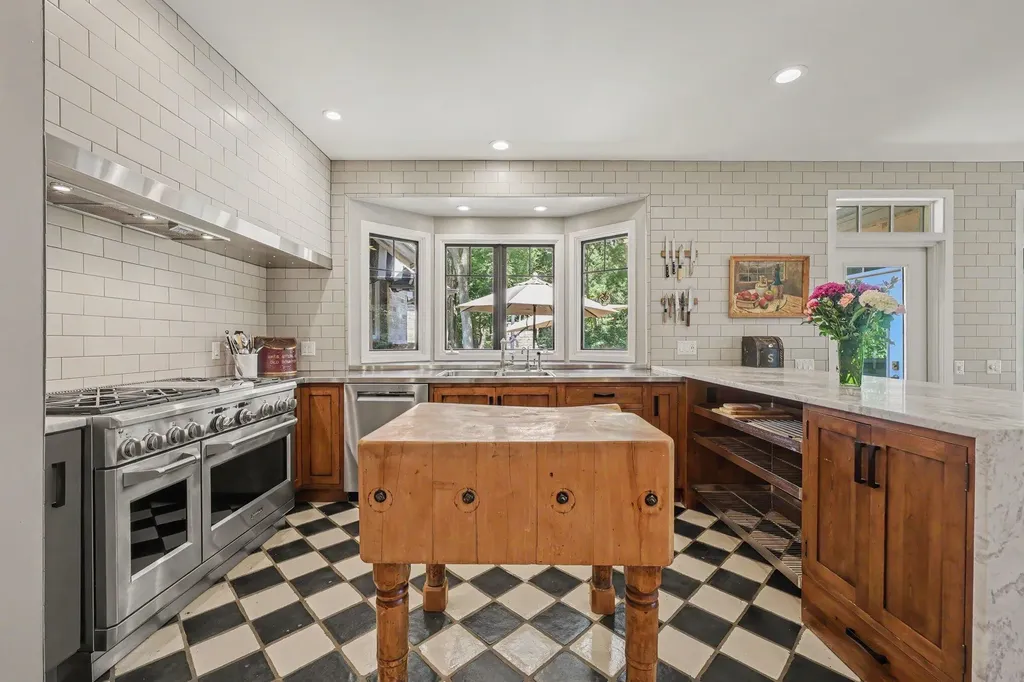 1155 W Huron River Drive Ann Arbor Charter Township MI 48103