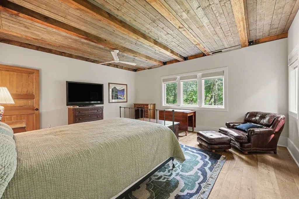 1155 W Huron River Drive Ann Arbor Charter Township MI 48103