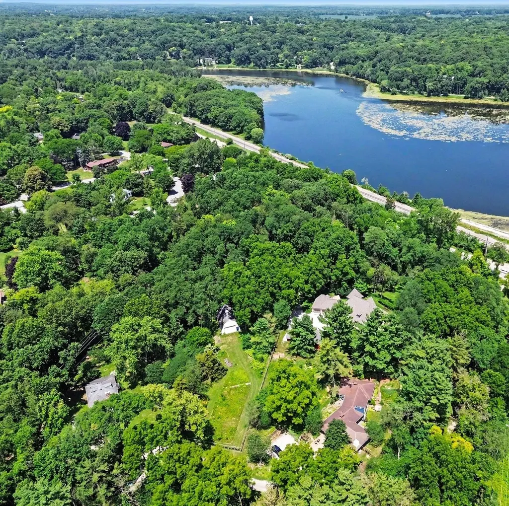 1155 W Huron River Drive Ann Arbor Charter Township MI 48103