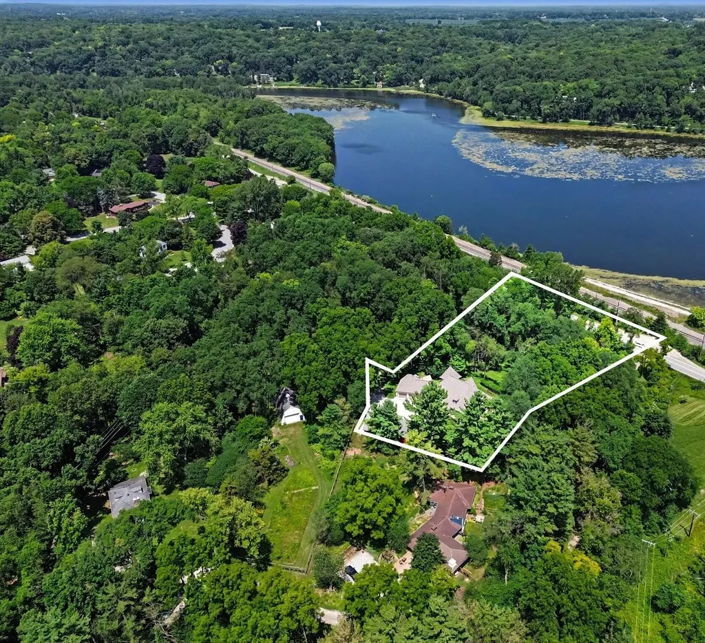 1155 W Huron River Drive Ann Arbor Charter Township MI 48103