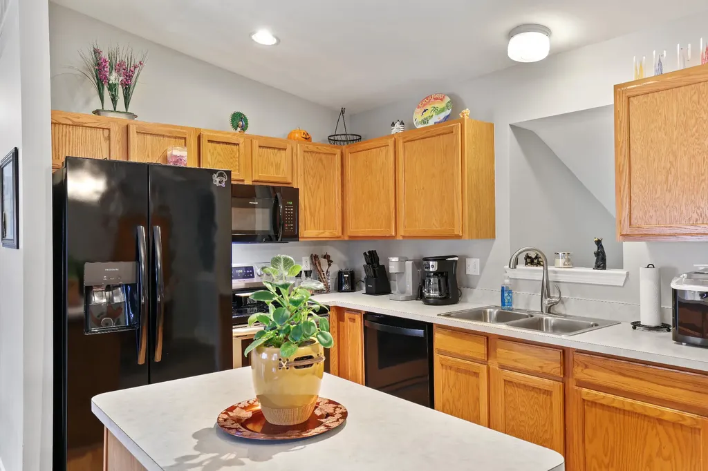 6824 Maplelawn Drive Ypsilanti Charter Township MI 48197