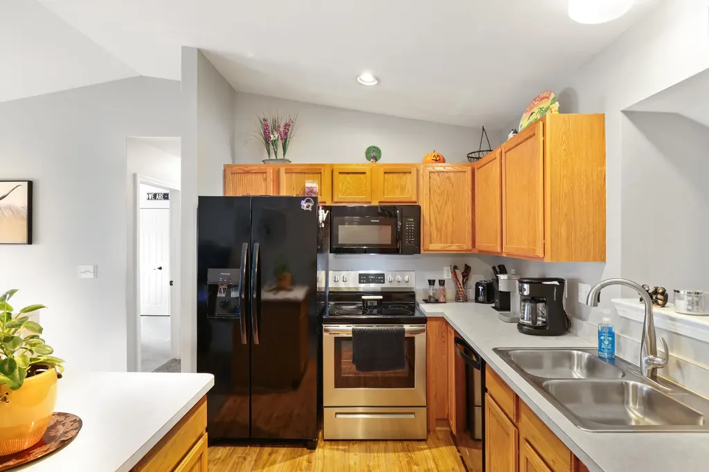 6824 Maplelawn Drive Ypsilanti Charter Township MI 48197