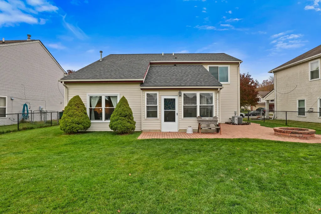 6824 Maplelawn Drive Ypsilanti Charter Township MI 48197