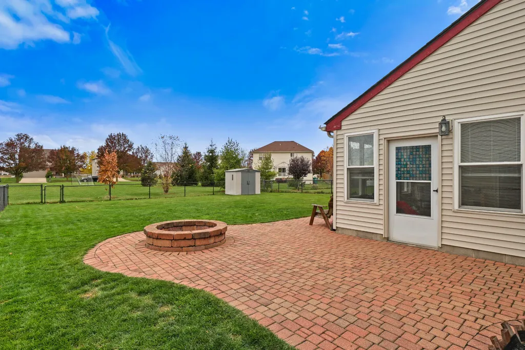 6824 Maplelawn Drive Ypsilanti Charter Township MI 48197
