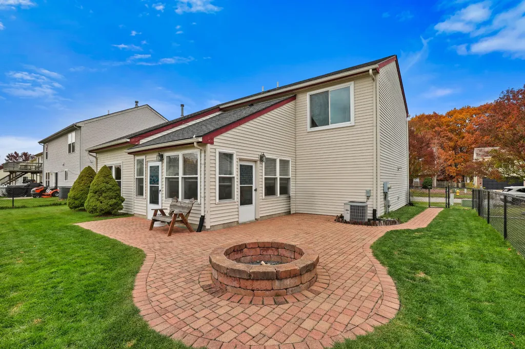 6824 Maplelawn Drive Ypsilanti Charter Township MI 48197