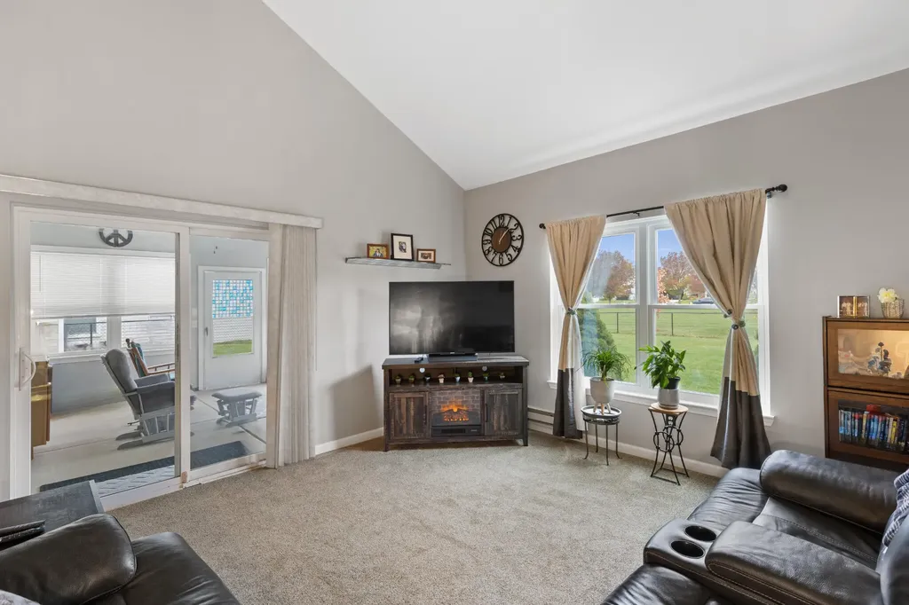 6824 Maplelawn Drive Ypsilanti Charter Township MI 48197