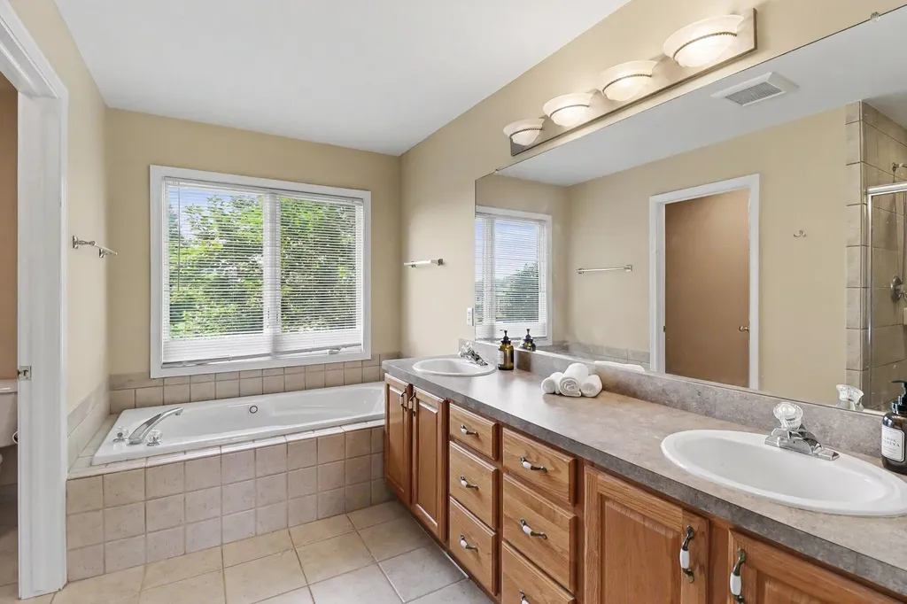479 Derby Court York Charter Township MI 48176