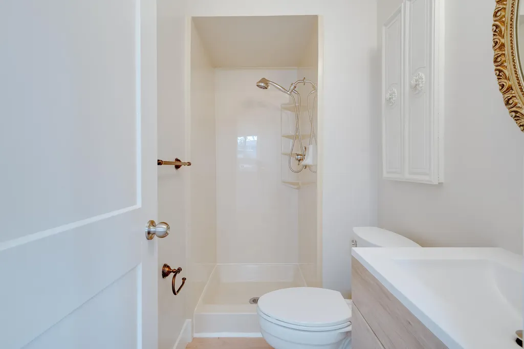 5806 Wedgewood Road Canton Charter Township MI 48187