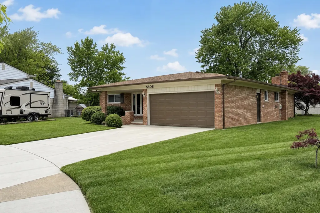 5806 Wedgewood Road Canton Charter Township MI 48187