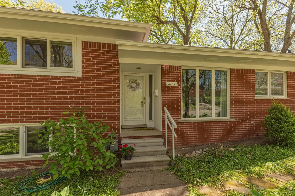 2229 Needham Road Ann Arbor City MI 48104