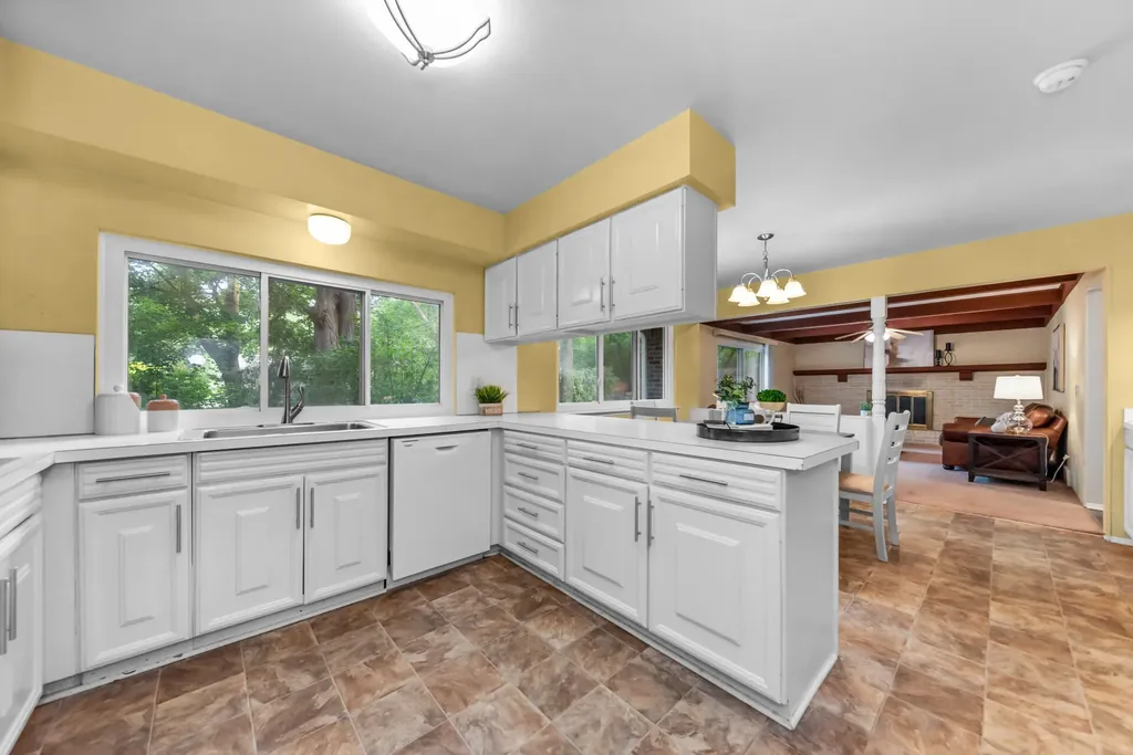 3163 Plymouth Road Ann Arbor City MI 48105