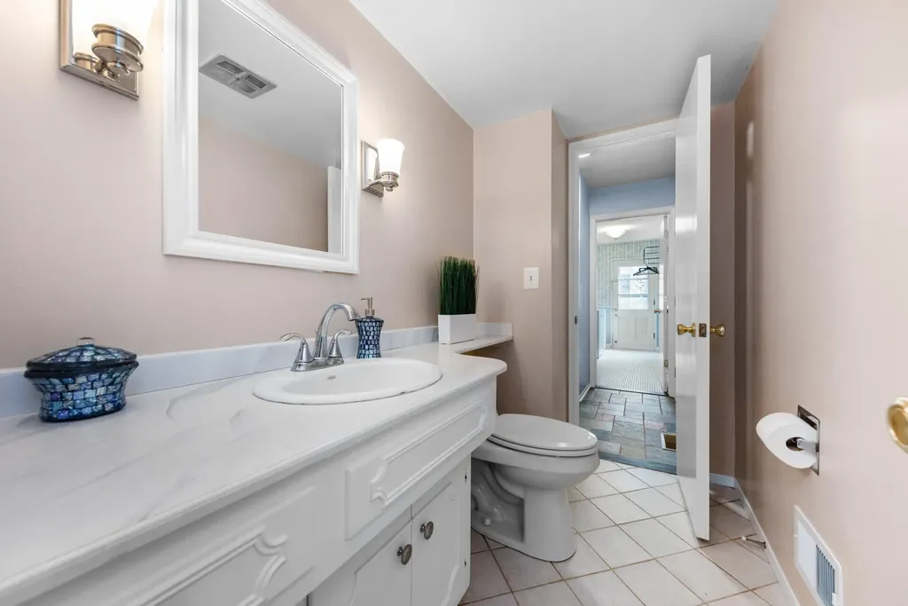 3163 Plymouth Road Ann Arbor City MI 48105