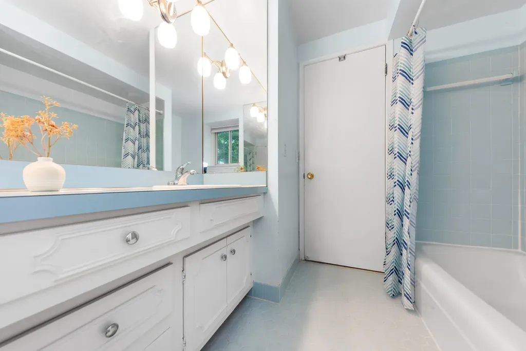 3163 Plymouth Road Ann Arbor City MI 48105
