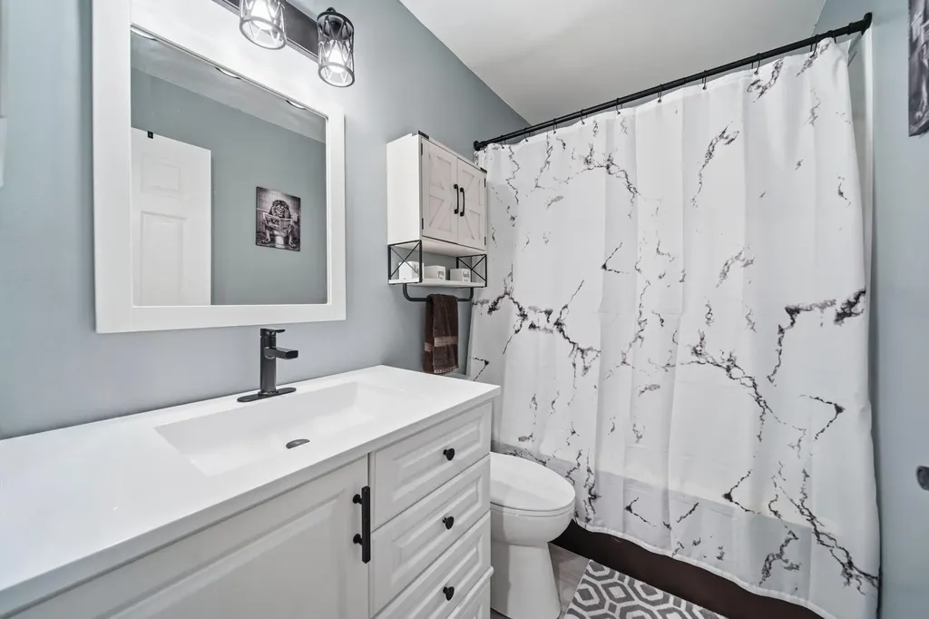 732 Bassett Drive Saline City MI 48176