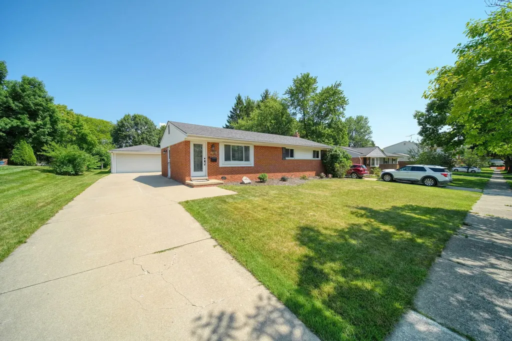 732 Bassett Drive Saline City MI 48176