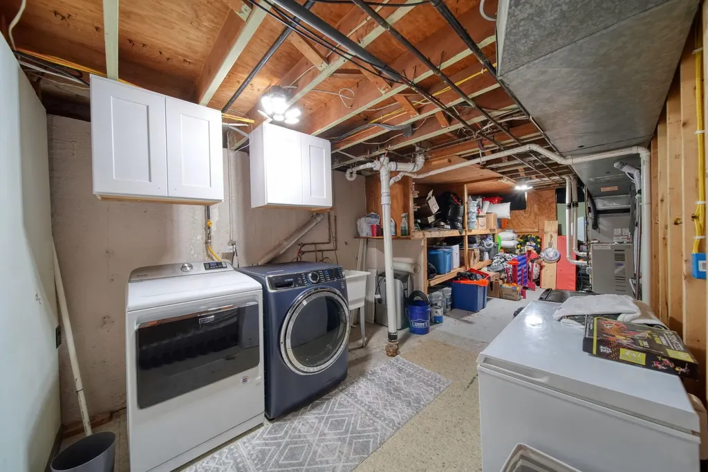 732 Bassett Drive Saline City MI 48176