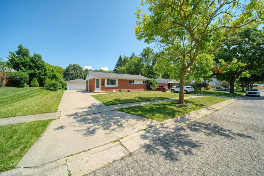 732 Bassett Drive Saline City MI 48176