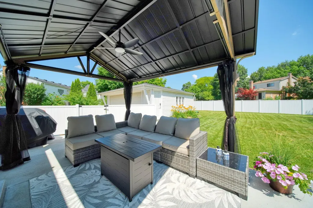 732 Bassett Drive Saline City MI 48176