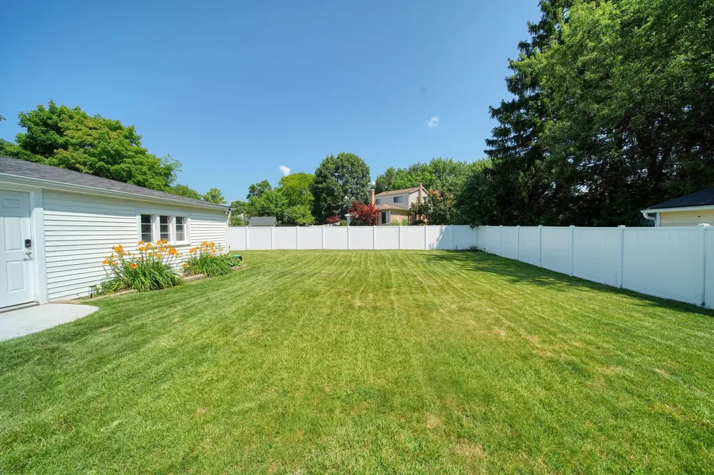 732 Bassett Drive Saline City MI 48176