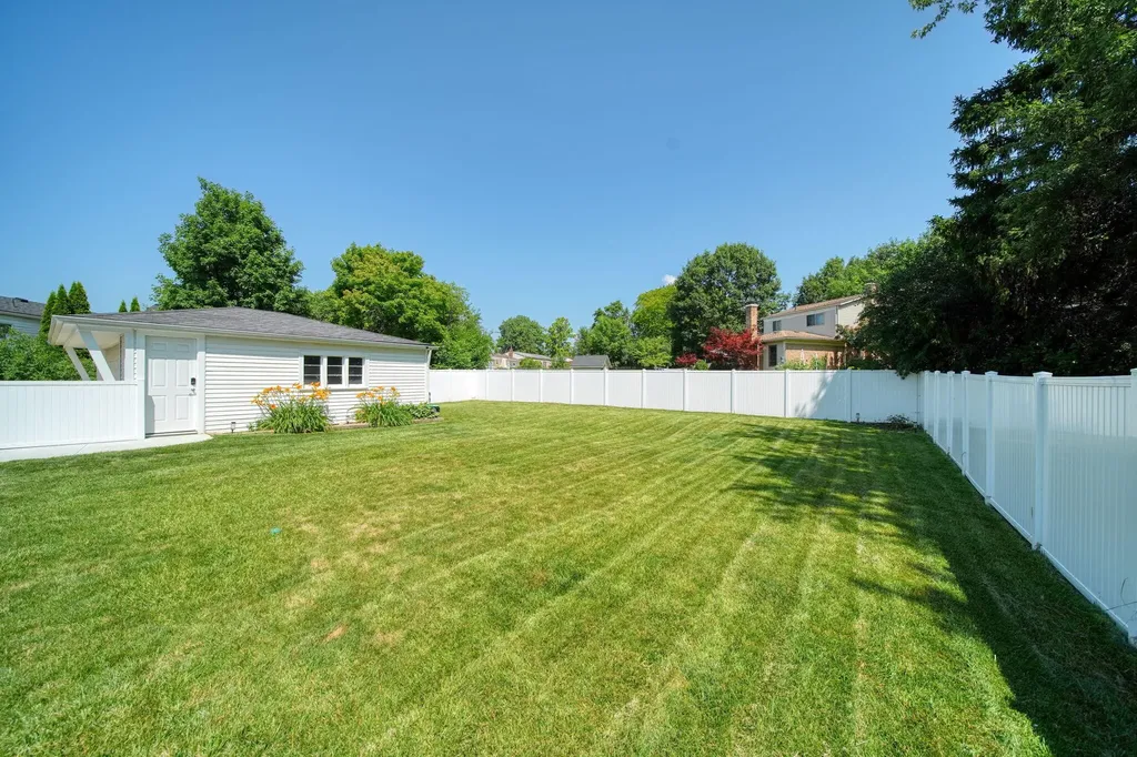 732 Bassett Drive Saline City MI 48176