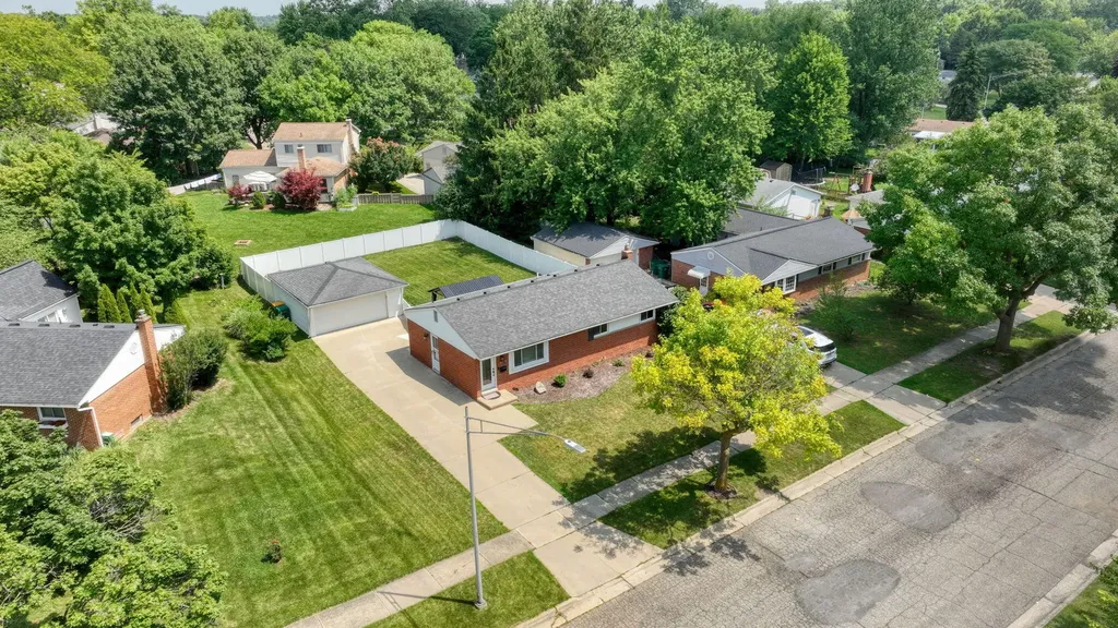 732 Bassett Drive Saline City MI 48176